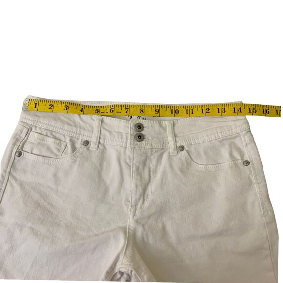 Style & Co White Jean Shorts Mid Rise Size 6P - Picture 5 of 6